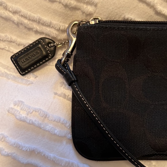 Coach Wristlet - Picture 5 of 6